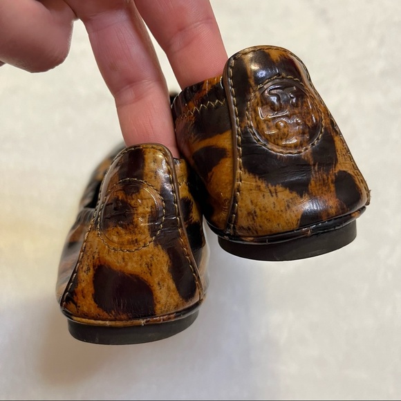 Tory Burch Leopard Print Patent Leather Flats Womens Size 6 - Picture 4 of 13